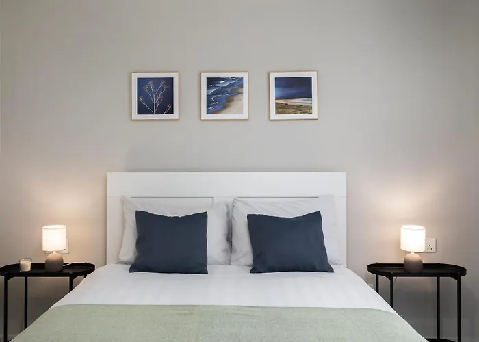 Modern 2Br Cosy Apartment With Large Terrace - Close To Manoel Island & Tigne Shopping Mall