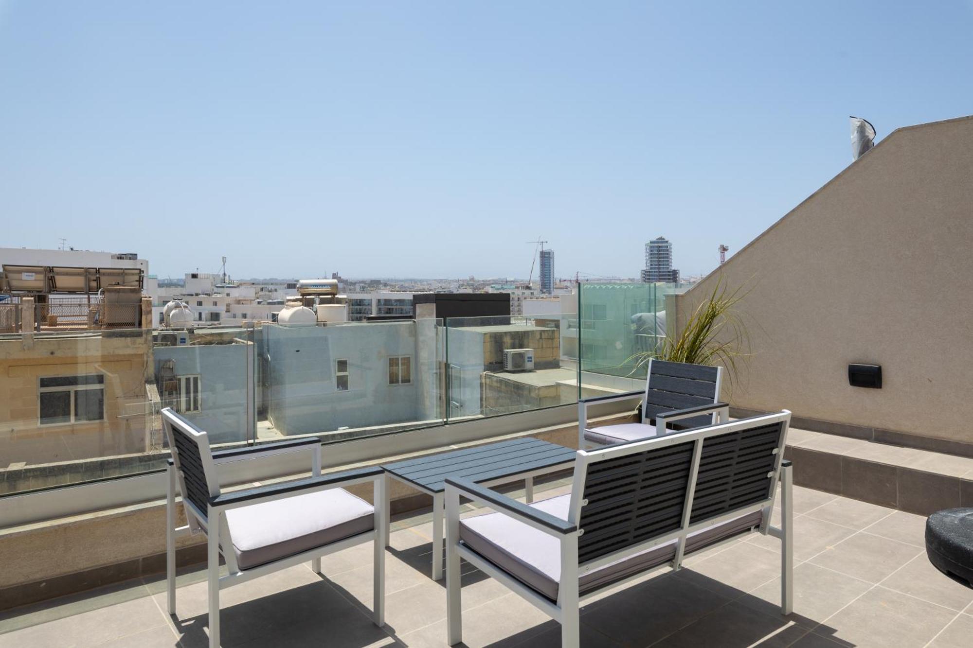 Modern 2br Cosy With Large Terrace - Close To Manoel Island & Tigne Shopping Mall Apartment Sliema