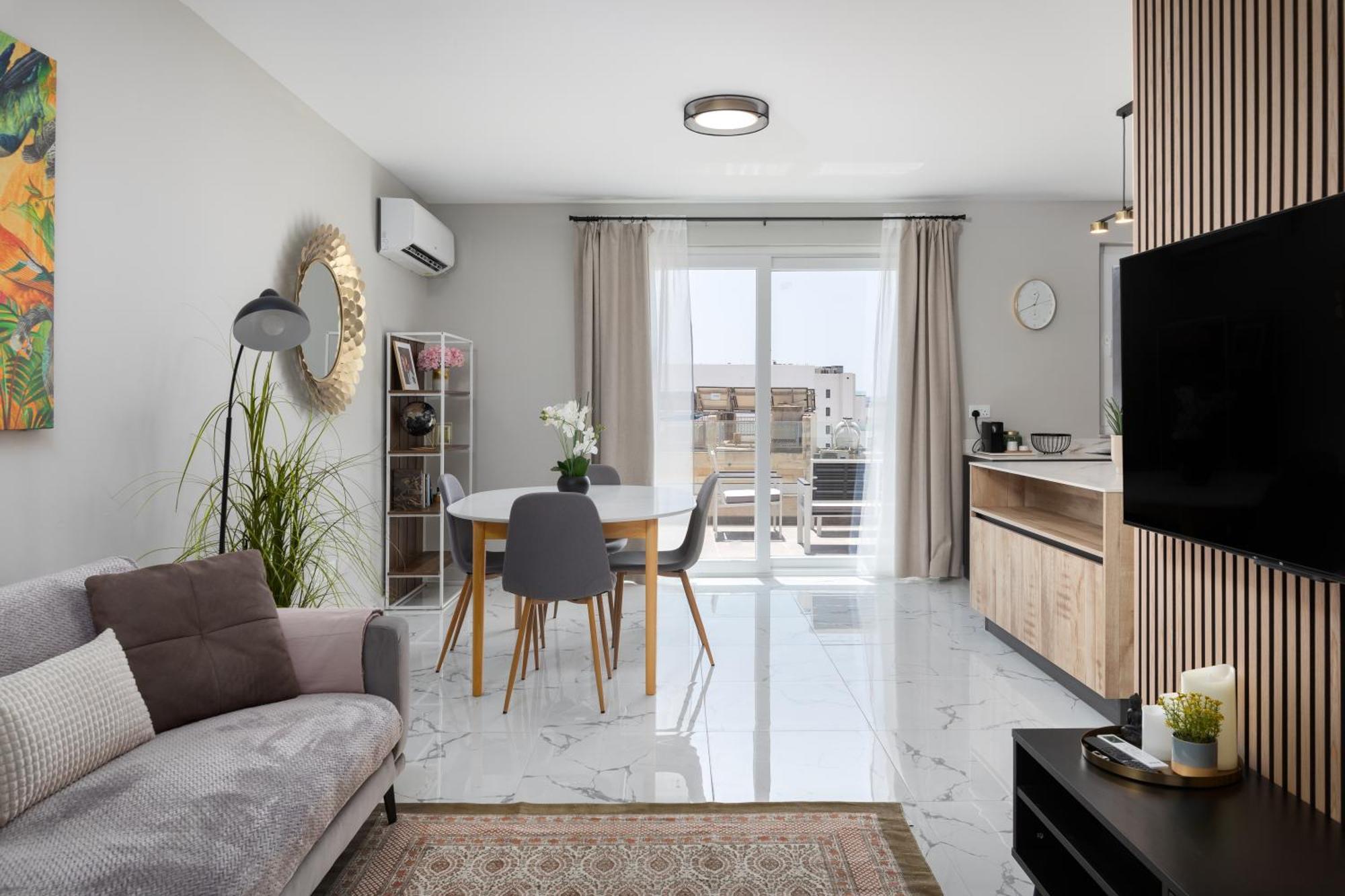 Apartment Modern 2br Cosy With Large Terrace - Close To Manoel Island & Tigne Shopping Mall